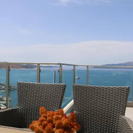 Rocknest Sea View Penthouse * Sarande