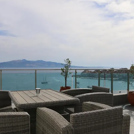 Apartment Rocknest Sea View Penthouse