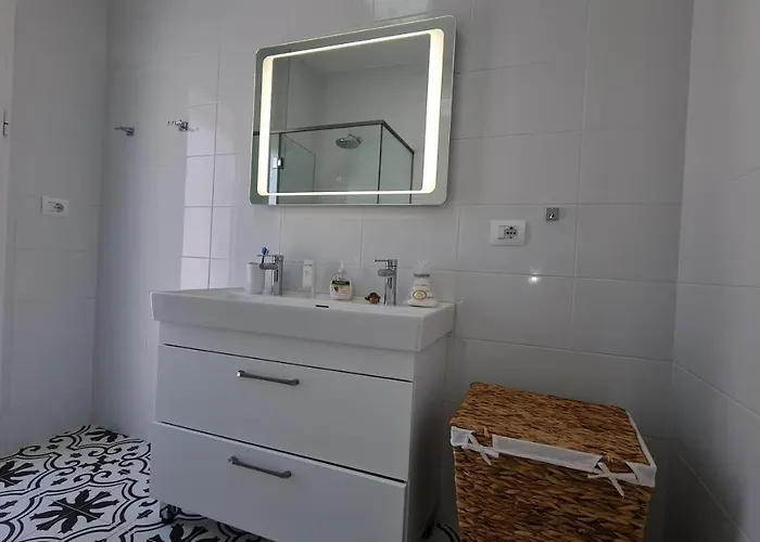 Rocknest Sea View Penthouse סרנדה
