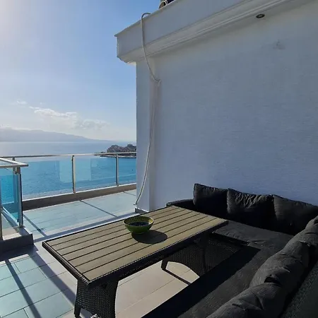 Rocknest Sea View Penthouse Sarandë