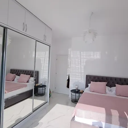 Appartement Rocknest Sea View Penthouse Sarandë