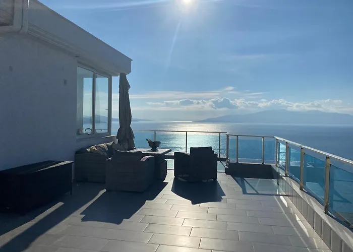 Rocknest Sea View Penthouse 公寓 *