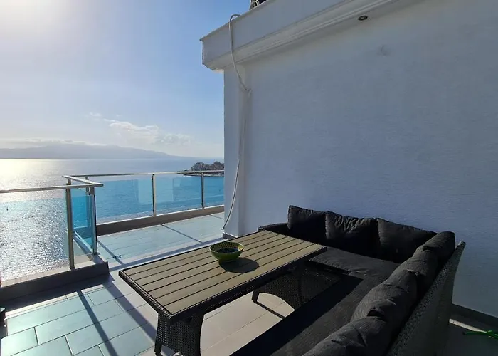 Rocknest Sea View Penthouse Sarandë