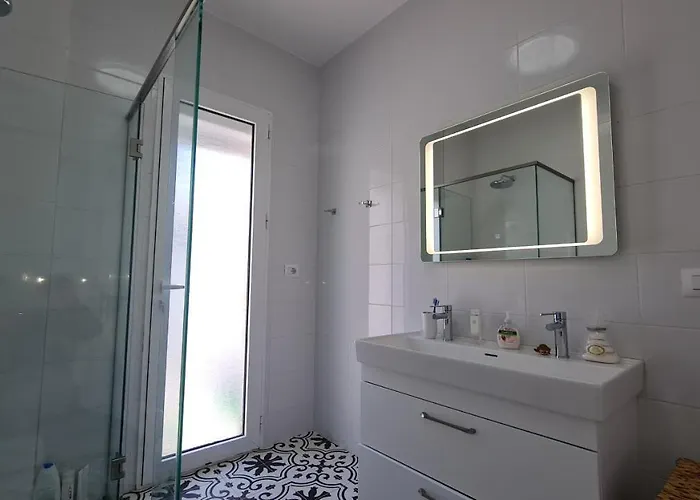 Rocknest Sea View Penthouse * Sarandë