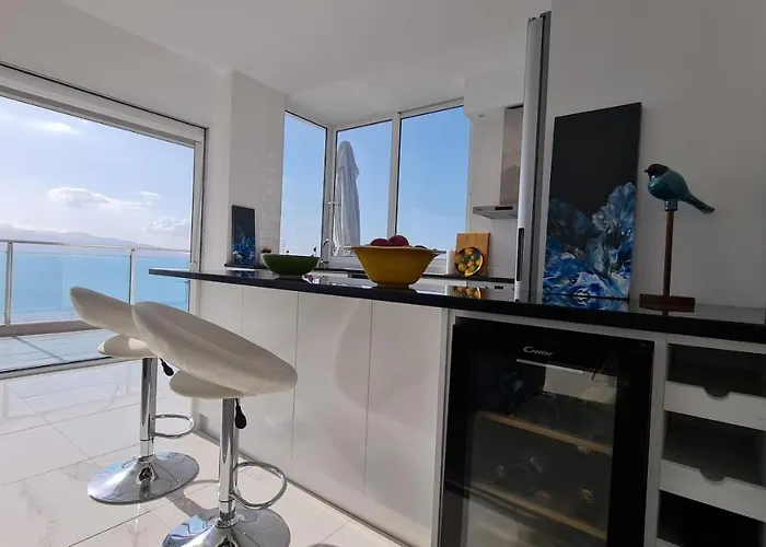 Rocknest Sea View Penthouse Sarandë