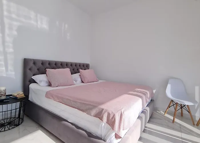 Rocknest Sea View Penthouse 公寓 Sarandë